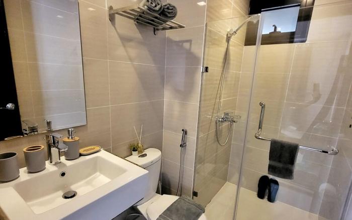 JamYnn One Bedroom Suite across T3 - Pool view