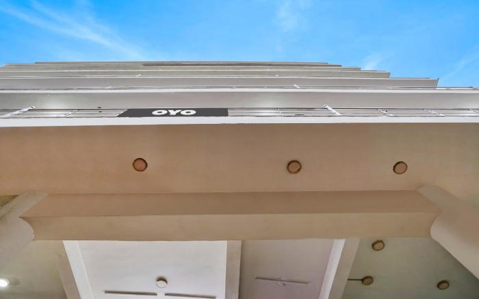 Hotel O Wamson Living Classic