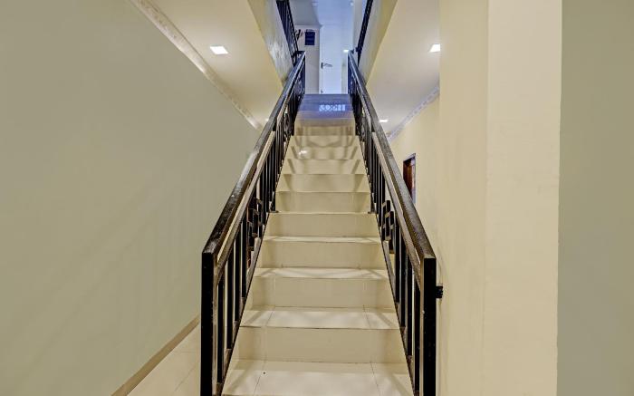 OYO 92528 Nagoya House Syariah