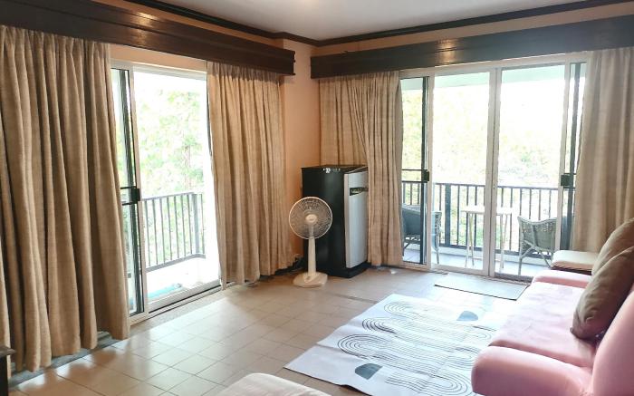 Khunpim's​  room close​ to​ Nimmanhaemin Rd 