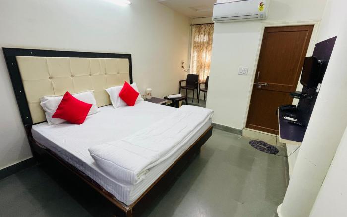 Hotel Prabhat Palace