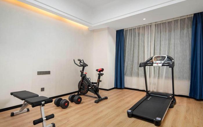 Kyriad Marvelous Hotel Guigang Wuyue Plaza High-speed Railway Station