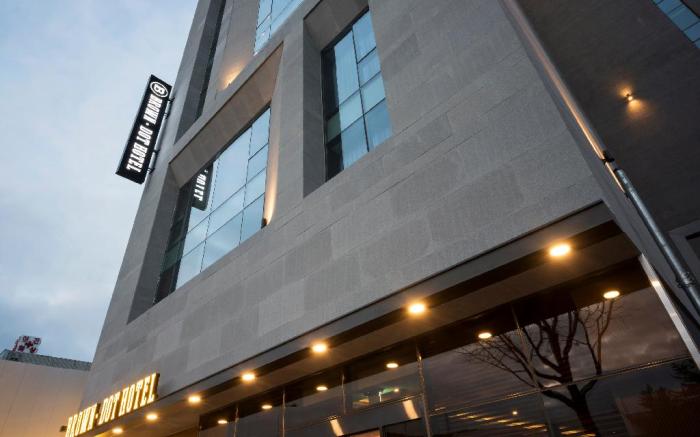 Brown Dot Hotel Guseo