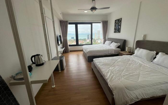 Unique Tropicana Seaview Luxury Deluxe Suite