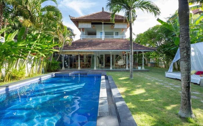 Rustic Tropical Villa - Serene 2Br Holiday Home