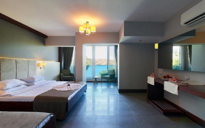 IVY SAILING RESORT HOTEL