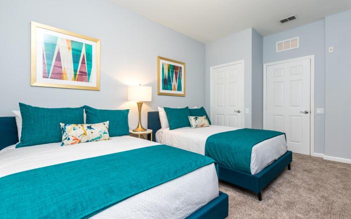 Gorgeous Vista Cay Condo, next to Resort Clubhouse