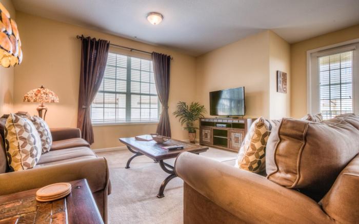 Luxurious Condo w/Private Balcony! AMAZING View