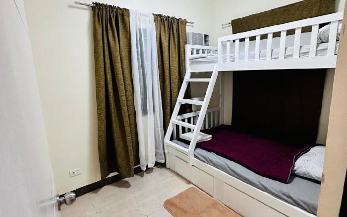 New renovated 3 Bedroom House near Malls & Airport