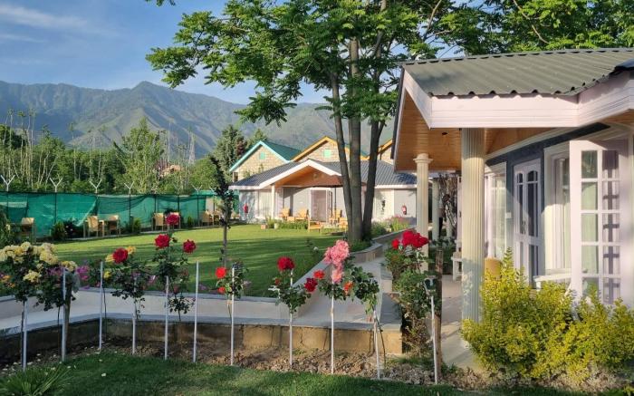 Upani Cottages
