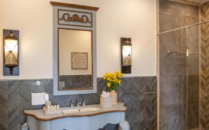 LohonoStays Sacri Borod Hill Villa 8