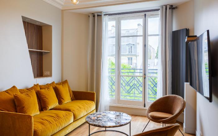 The Eiffel Tower Cosy Nest