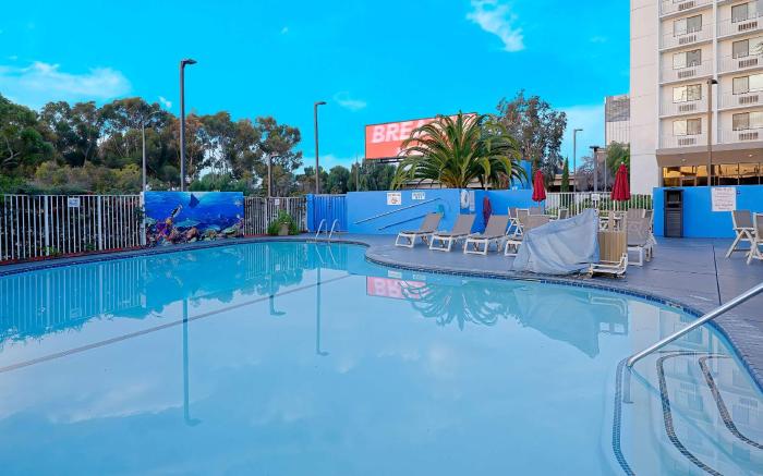 Studio 6  Suites Los Angeles, CA - Los Angeles LAX