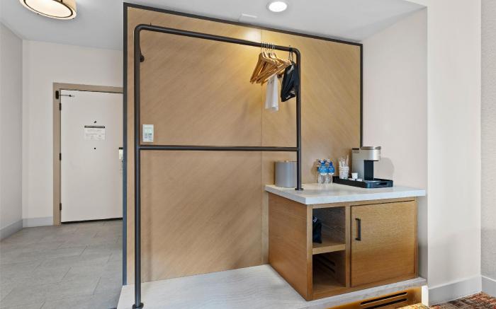 Hotel De Novo Springdale, Tapestry Collection by Hilton