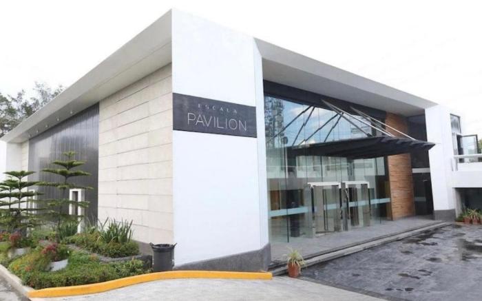Modern Deluxe Room at Escala Tagaytay for 2-3 Pax