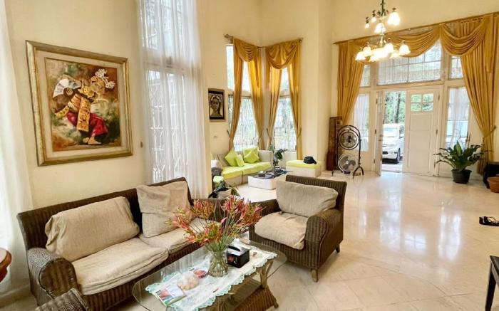 Flower House Villa