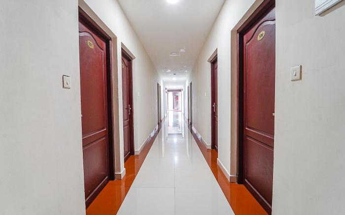 FabHotel Central Inn Residency - Nr. Ponneth Temple