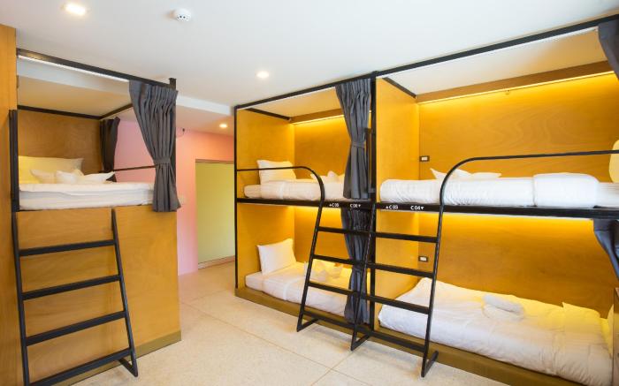 Le Light House & Hostel