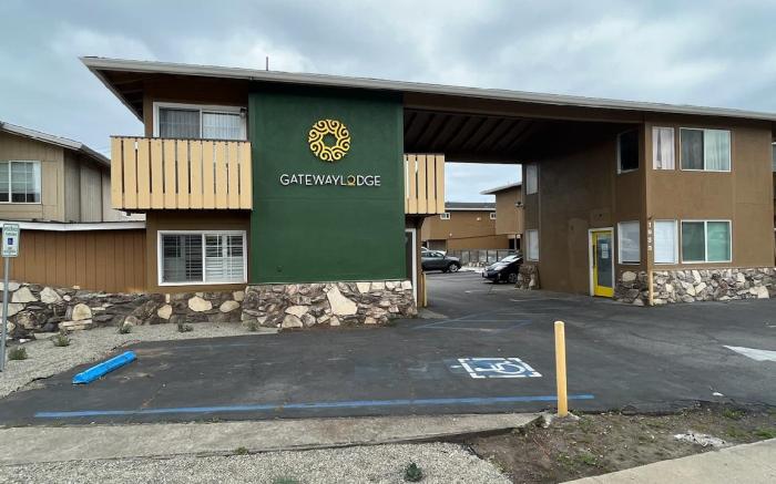 Gateway Lodge 