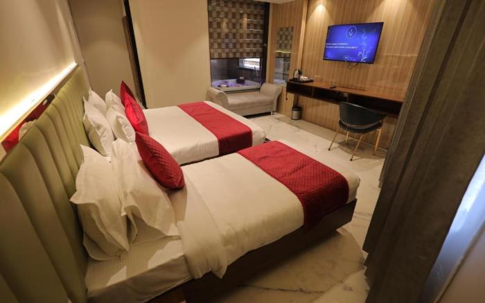 Hotel Taj Crown Plaza Near Taj Mahal Agra