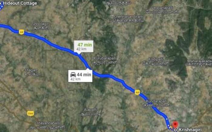 JhilMil Pool Villa by StayJade| 2BHK| Lawn