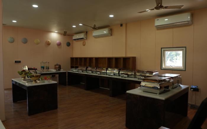 Foxoso Aaristo Baga Beach Resort