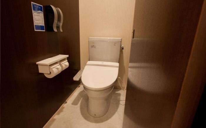 HEARTS Capsule Hotel & Spa Nakasu -Male only-