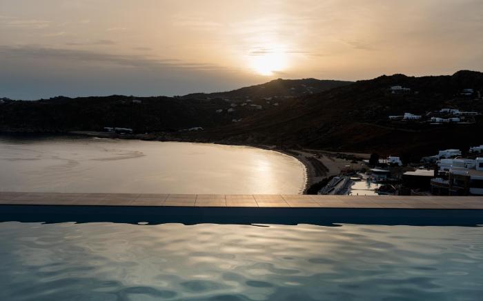 Cova Mykonos Suites