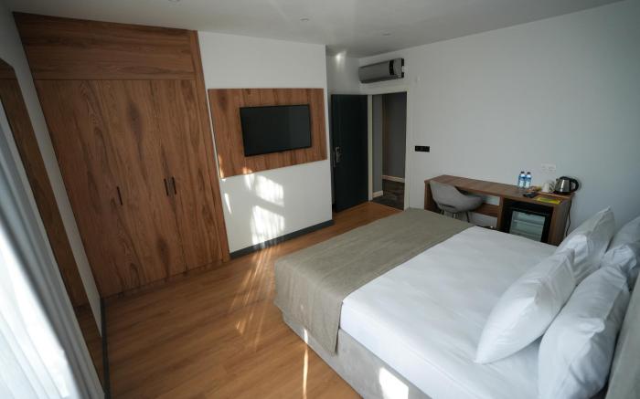 Business Life Hotel Güneşli