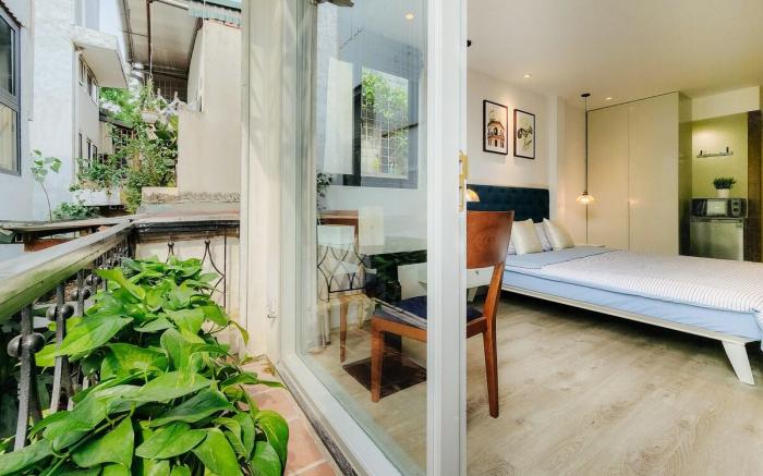 VietHOME-Trang Tien 5-PrivateApartment w. Balcony