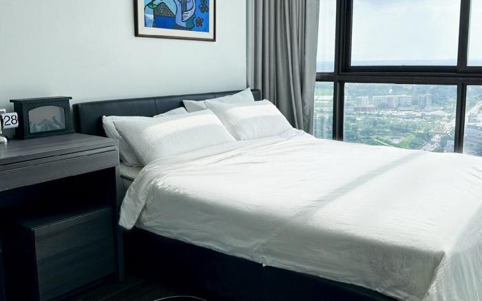 HMJ1  Entire Apt on 31st floor  KKC City center