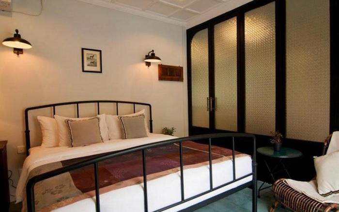 Brown Feather Hotel