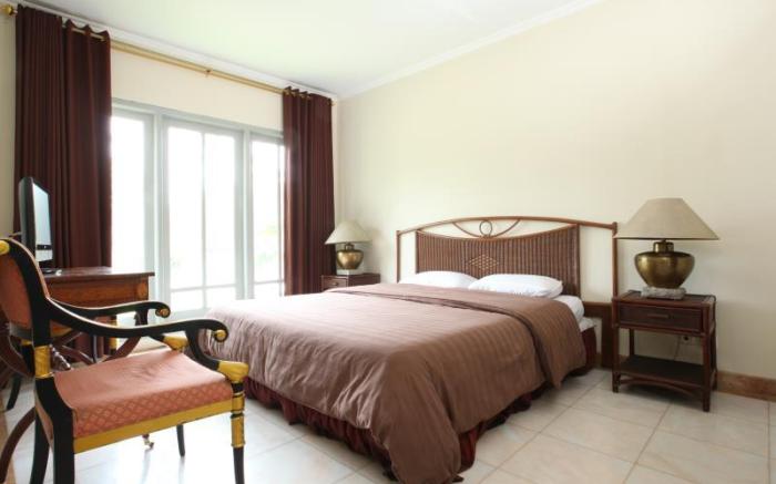Bungalow Modern Golf & Country Club
