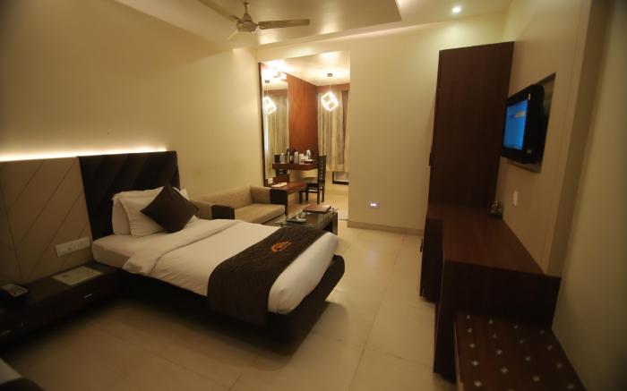 Hotel Ravisha Continental