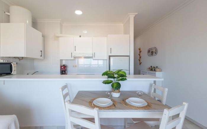 YUCAS VISTAMAR - Beautiful penthouse with sea views, shared pool and free WIFI