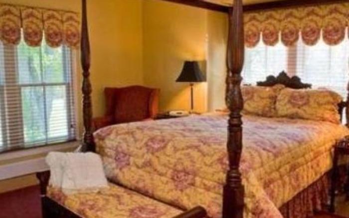 George Brooks House B&B