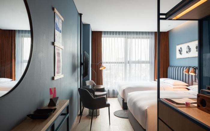 RYSE, Autograph Collection