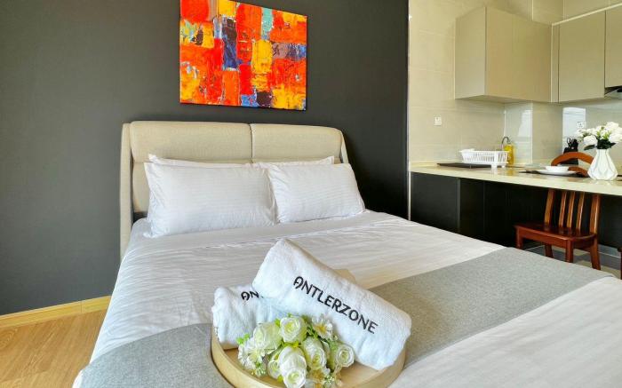 Country Garden, Eclectic Suite by Antlerzone