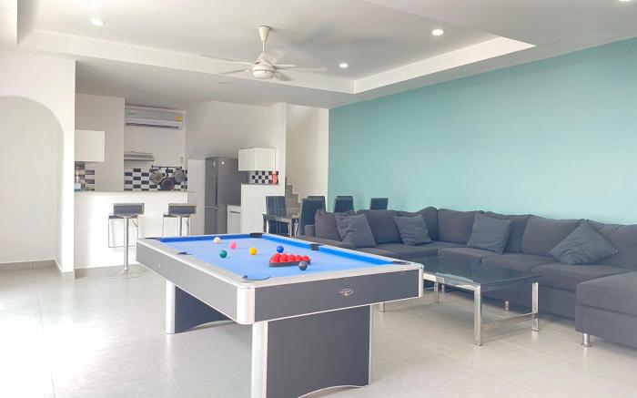 Adam villa,south pattaya,5 BR modern villa