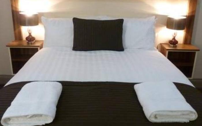 Base Serviced Apartments - Sir Thomas Street