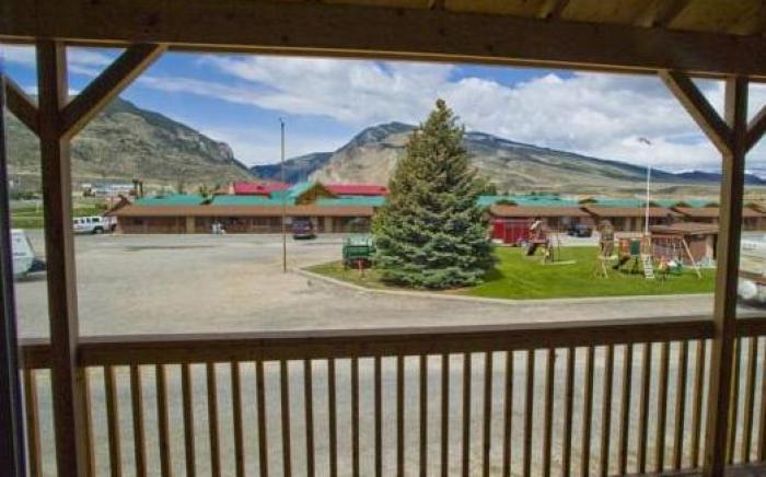 Big Bear Motel