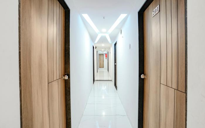 FabHotel Vrundavan - Parle Point, Umra Gam, Athwa
