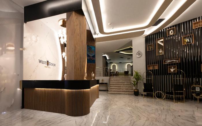 Westdoor Hotel