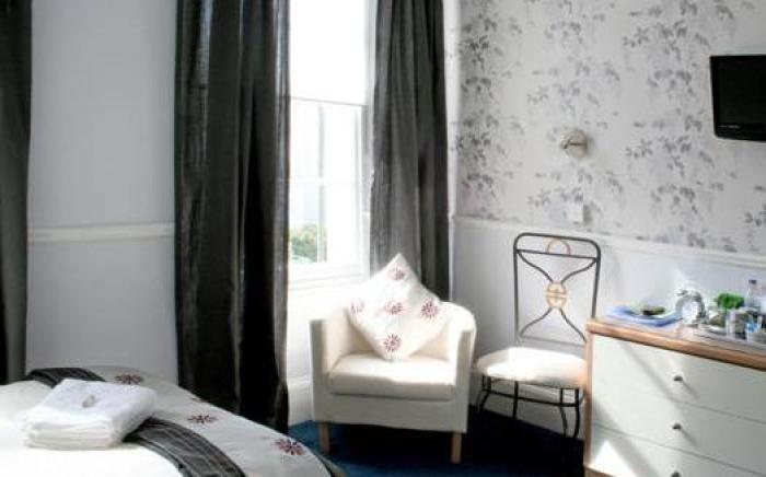 Lawnswood Guest House