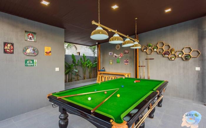 Alice pool villa cha-am