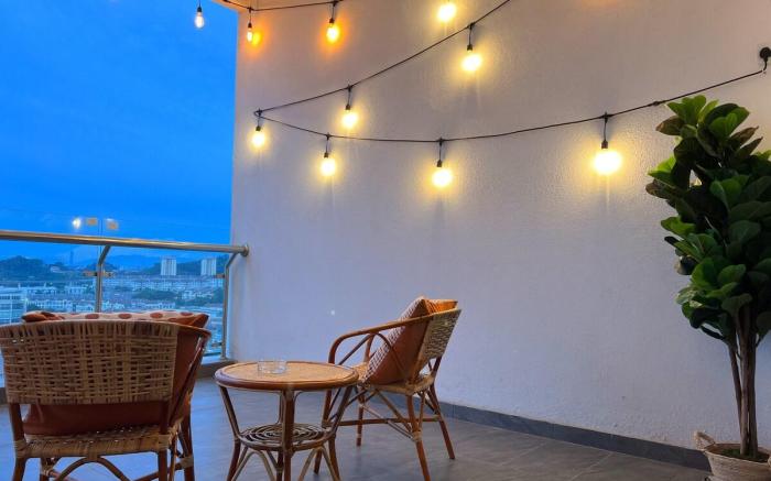 Cozy Huge Balcony Apartment Skypod Puchong
