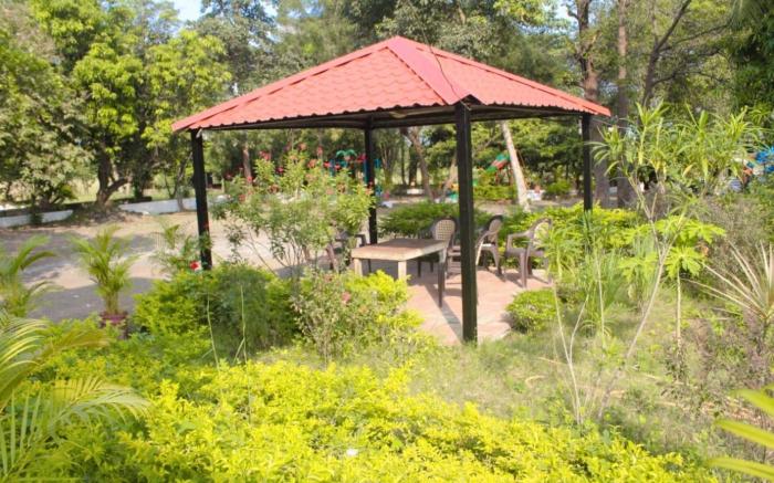 Ivy Maitri Farm 3 Bhk with Private Pool - Badlapur