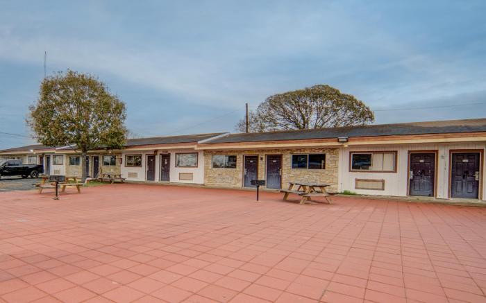 Cannon Inn By Capital O Gonzales Tx