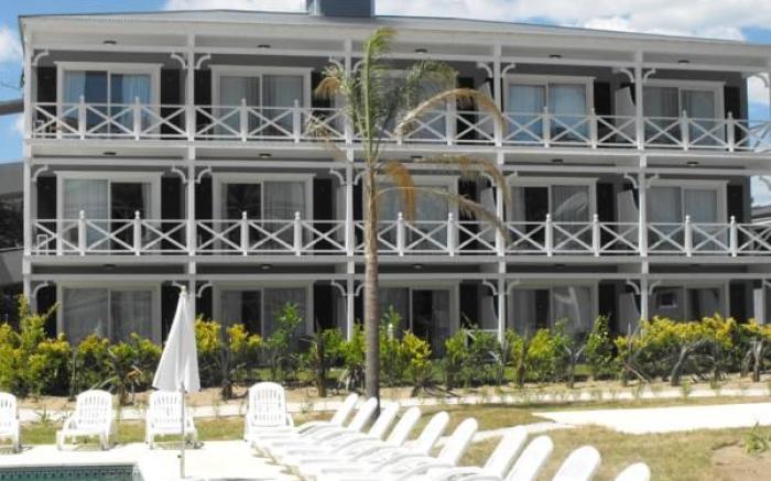 Howard Johnson Hotel & Convention Center Madariaga - Carilo