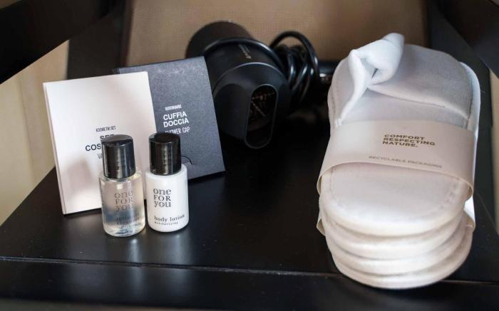 Welcomely - Deluxe Room - Amii Stewart